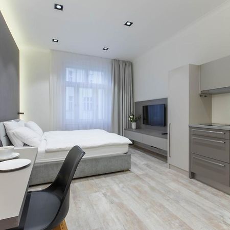 Lampi Aparthotel Praag Buitenkant foto