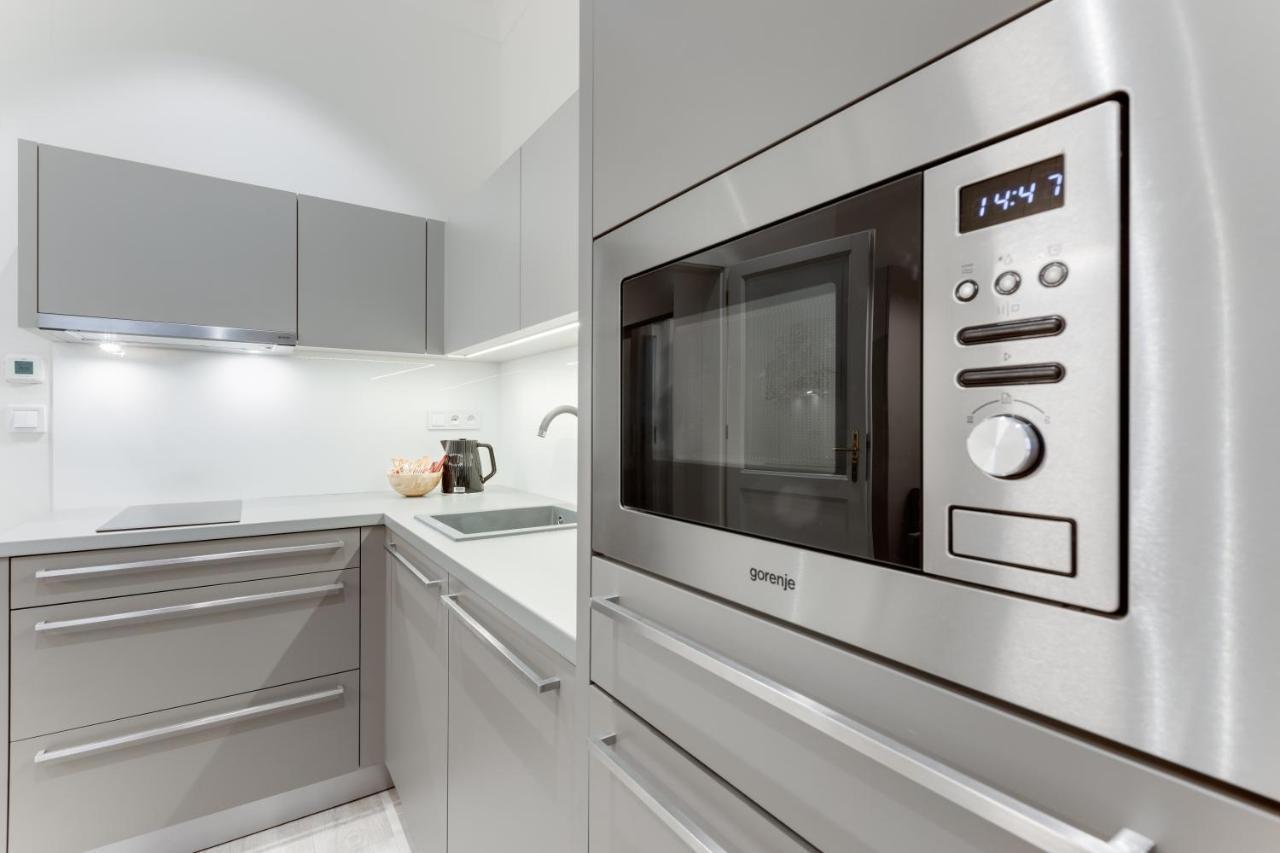Lampi Aparthotel Praag Buitenkant foto