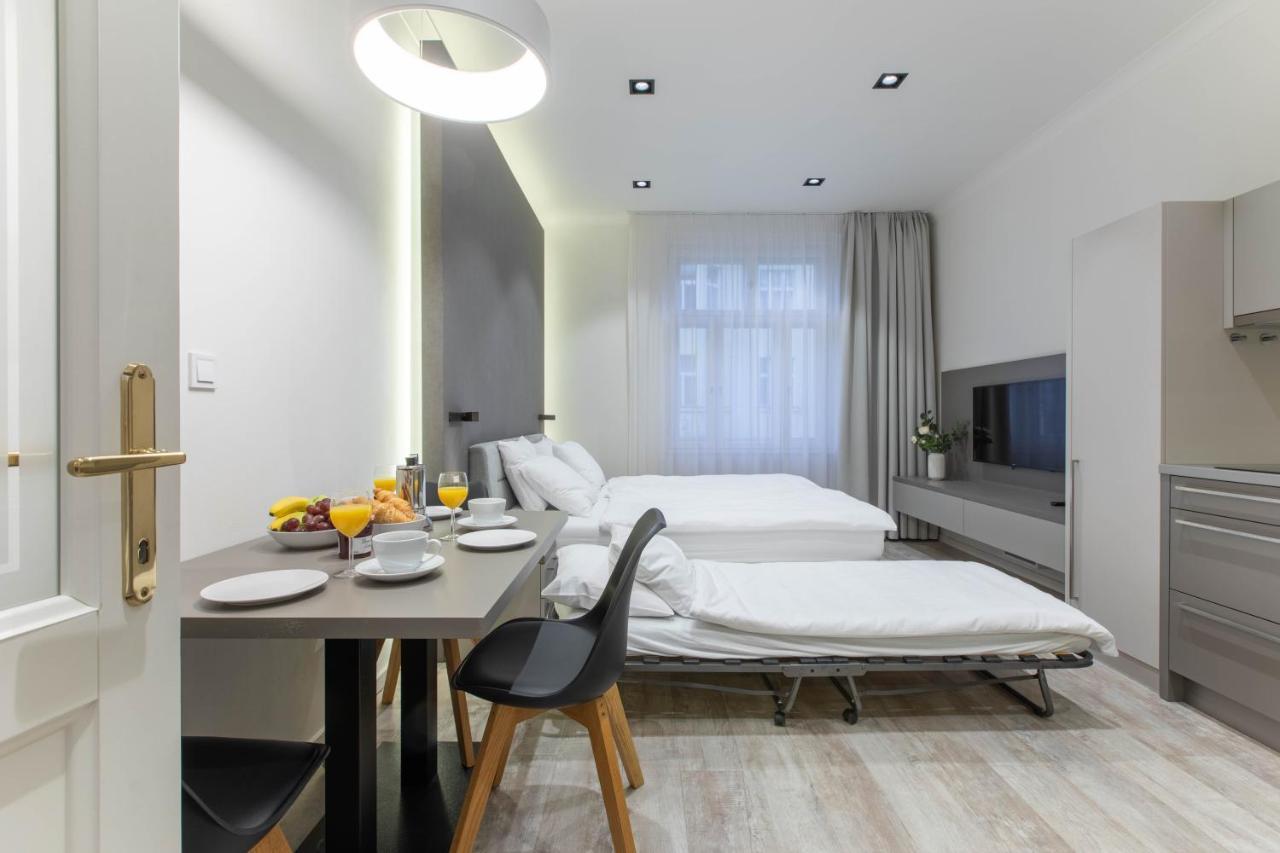 Lampi Aparthotel Praag Buitenkant foto