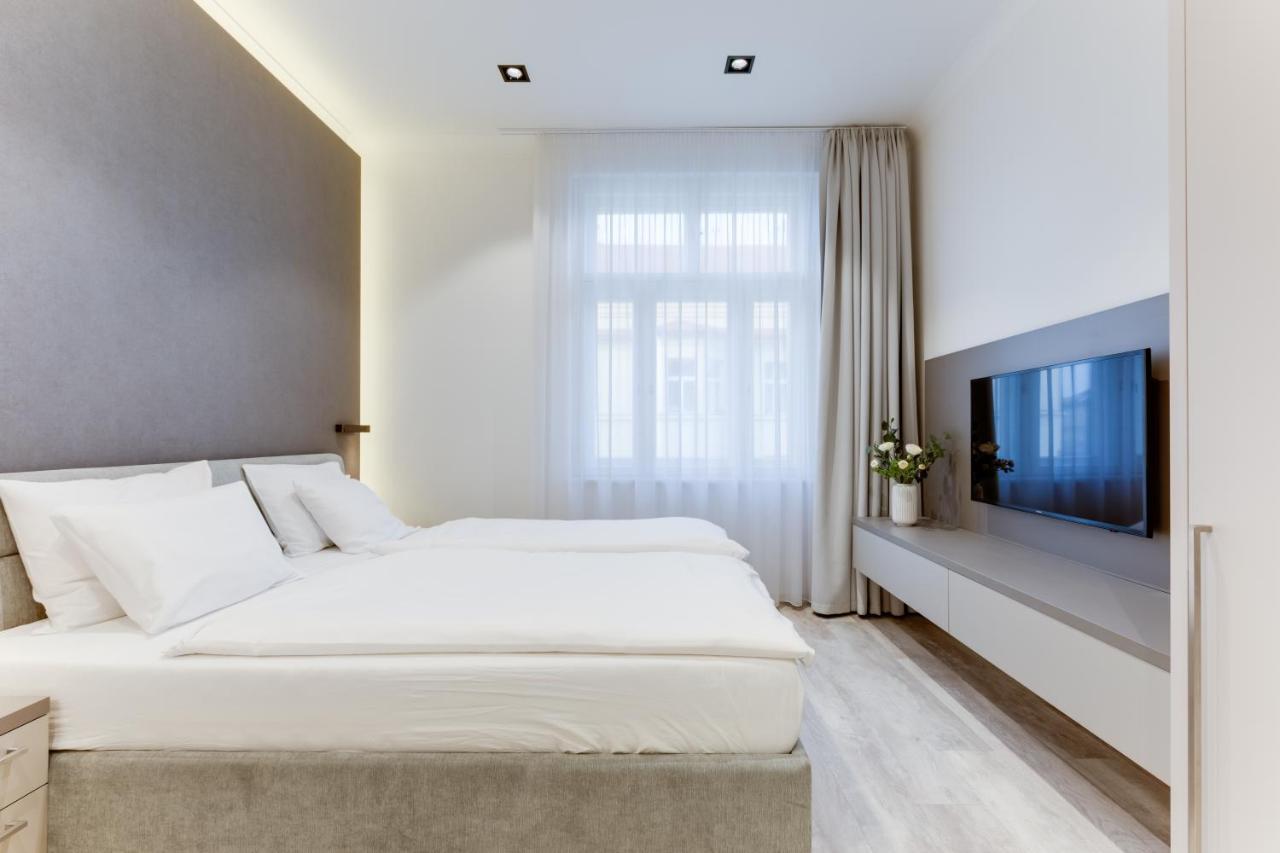 Lampi Aparthotel Praag Buitenkant foto