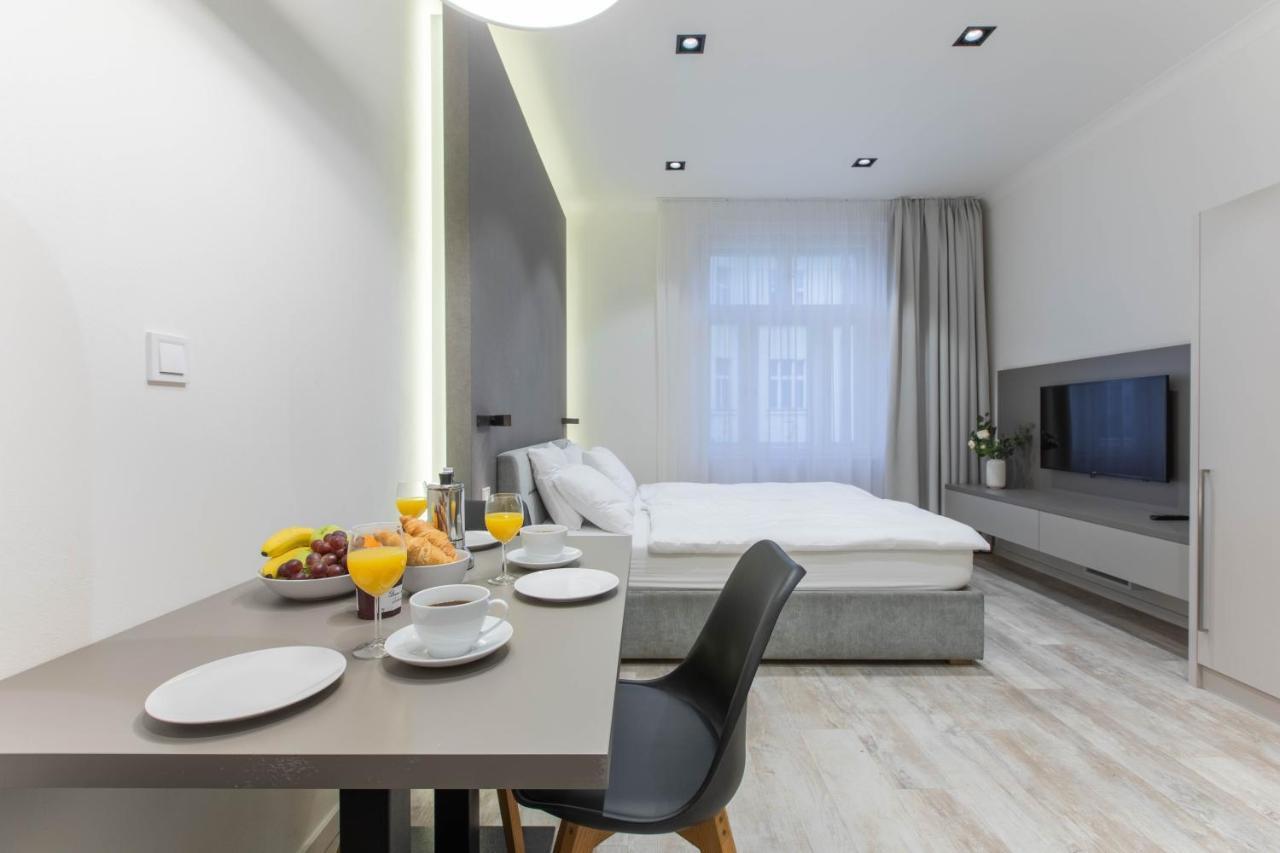 Lampi Aparthotel Praag Buitenkant foto