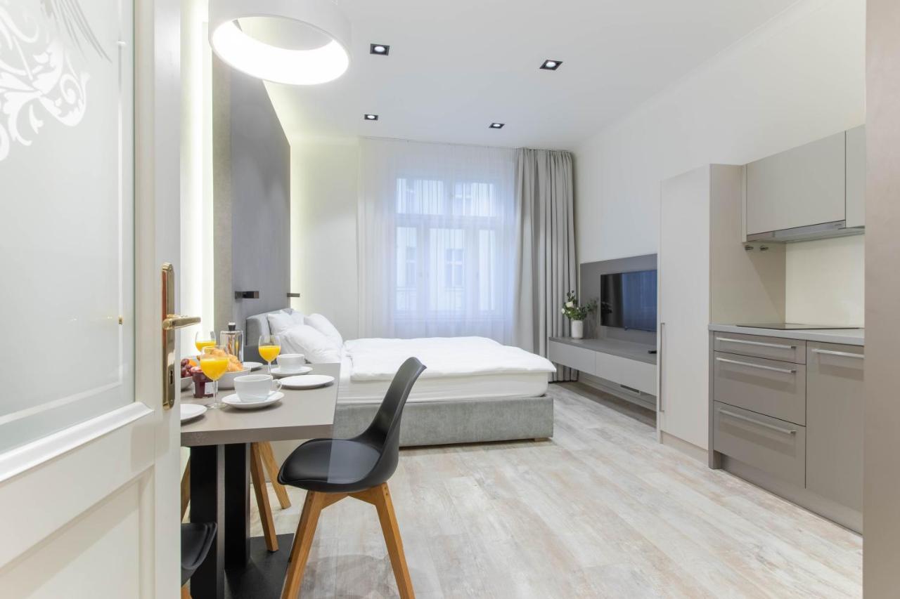 Lampi Aparthotel Praag Buitenkant foto