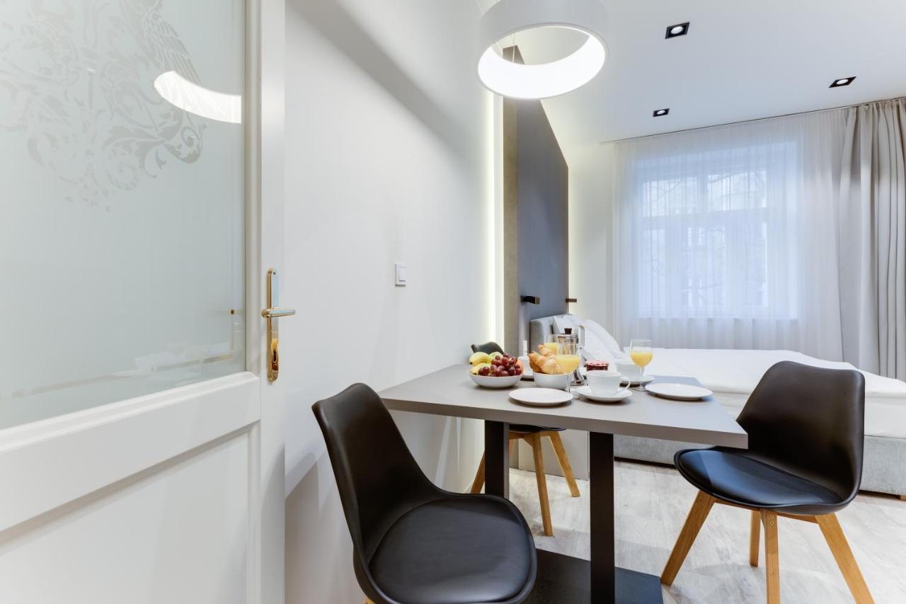 Lampi Aparthotel Praag Buitenkant foto