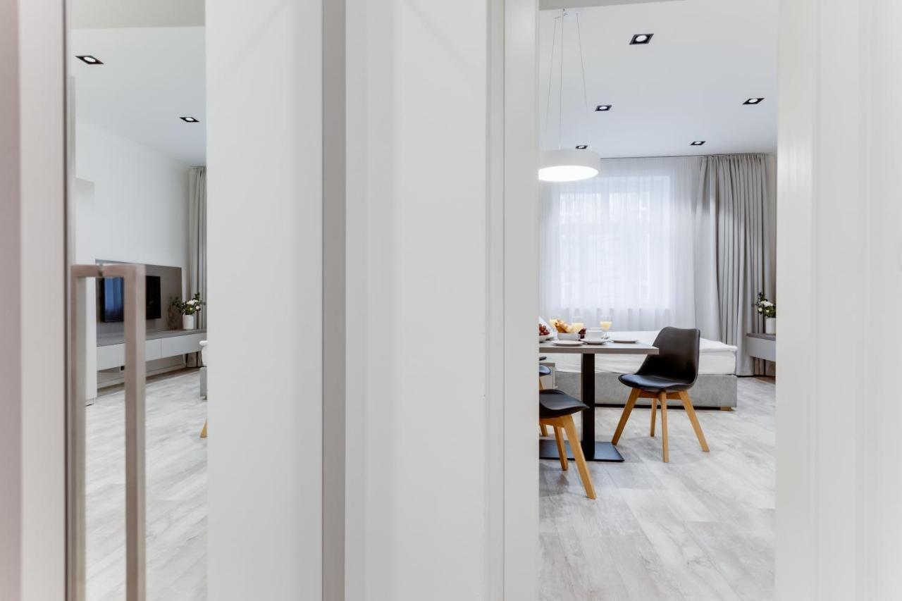 Lampi Aparthotel Praag Buitenkant foto
