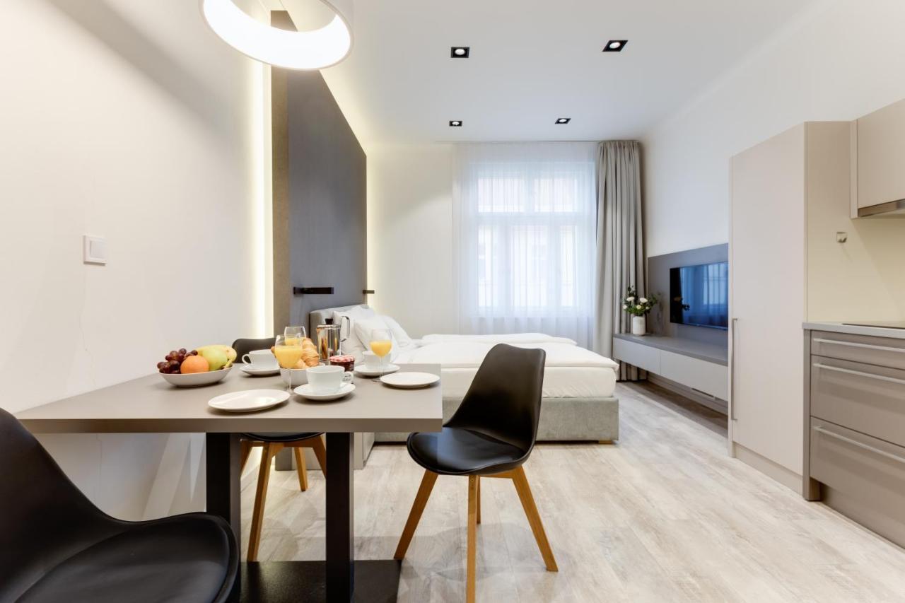 Lampi Aparthotel Praag Buitenkant foto