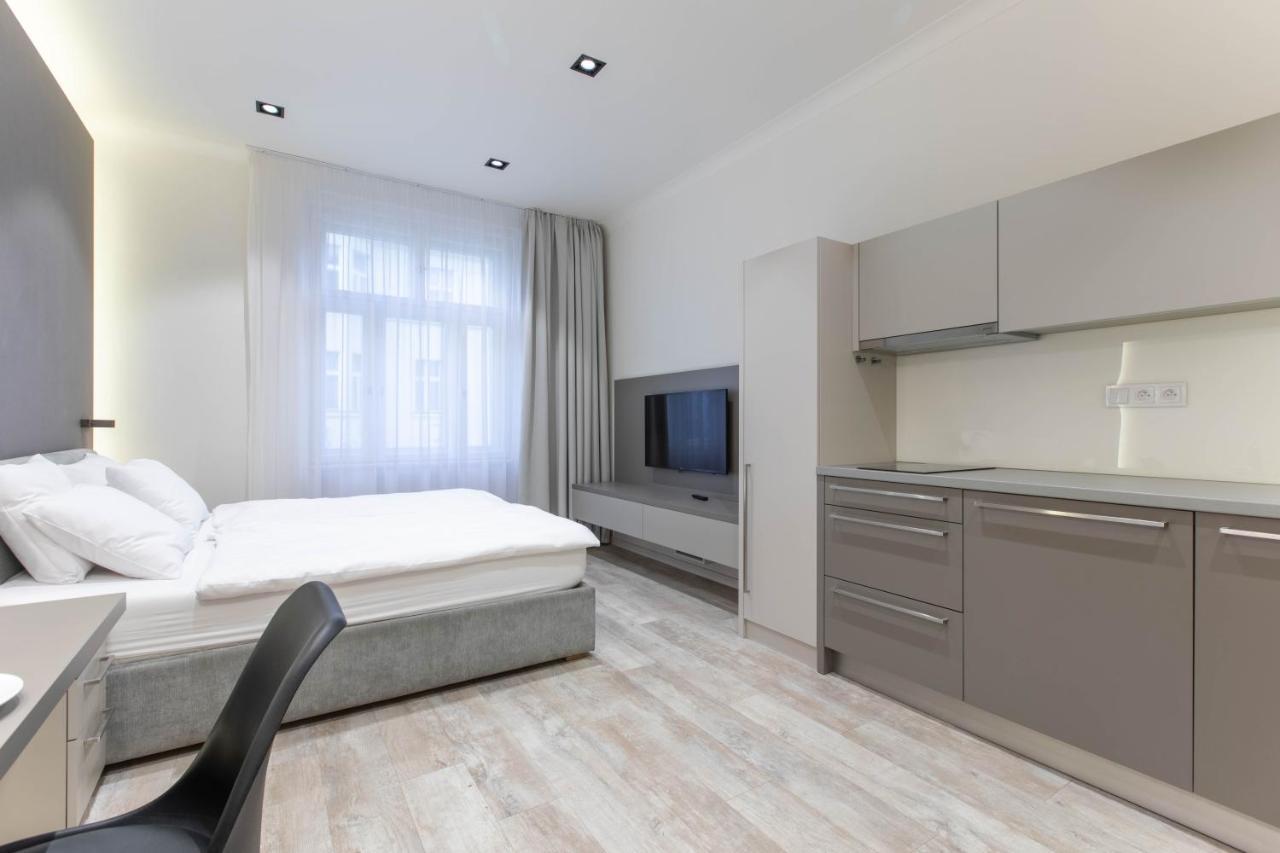 Lampi Aparthotel Praag Buitenkant foto