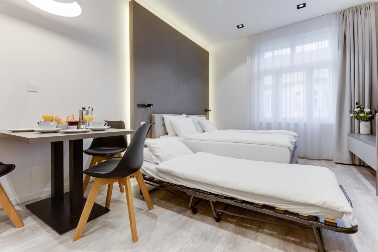 Lampi Aparthotel Praag Buitenkant foto