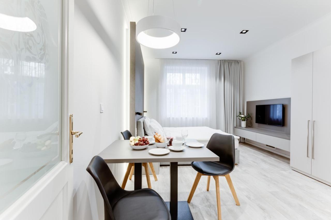Lampi Aparthotel Praag Buitenkant foto