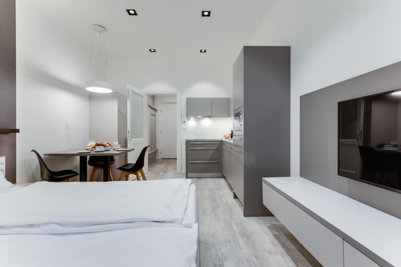 Lampi Aparthotel Praag Buitenkant foto