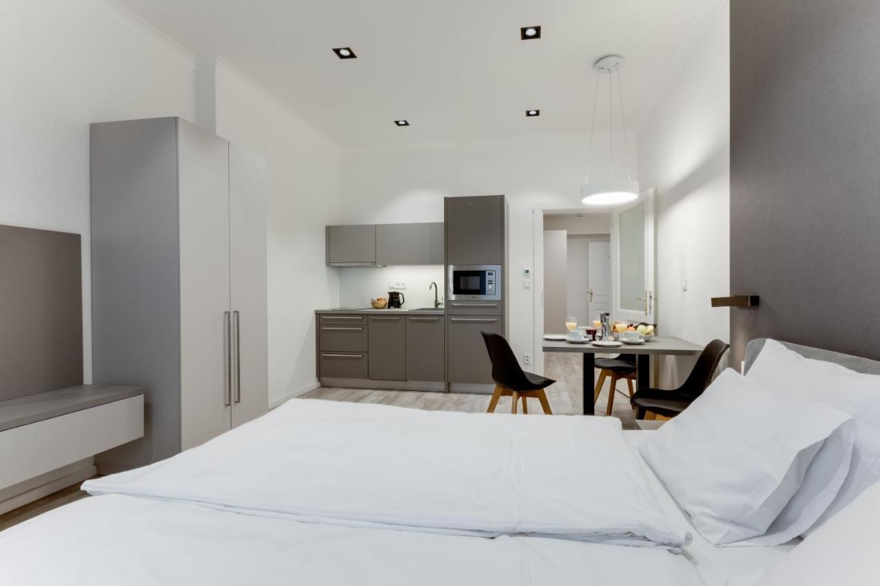 Lampi Aparthotel Praag Buitenkant foto