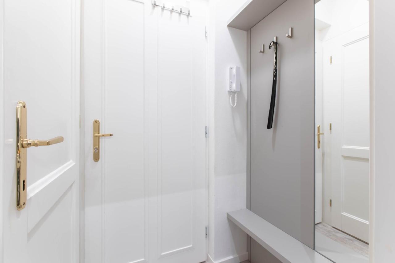 Lampi Aparthotel Praag Buitenkant foto