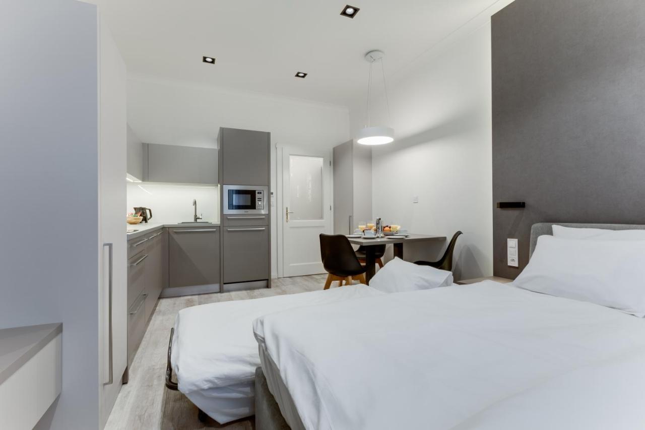 Lampi Aparthotel Praag Buitenkant foto