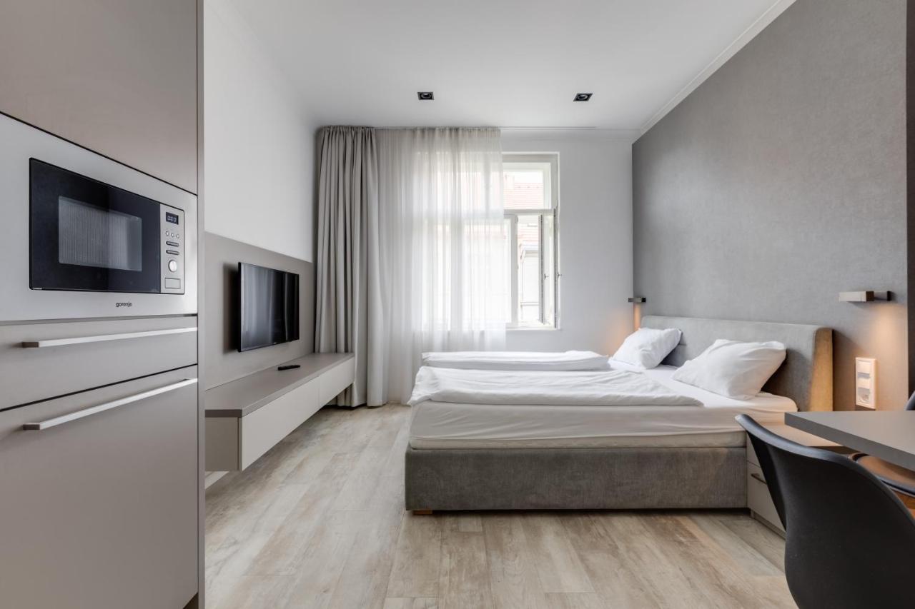 Lampi Aparthotel Praag Buitenkant foto