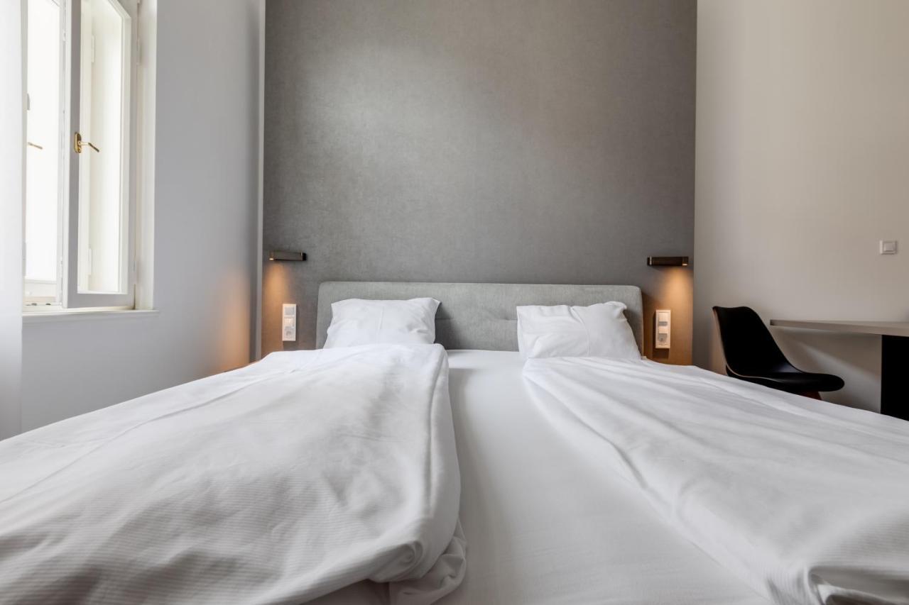 Lampi Aparthotel Praag Buitenkant foto